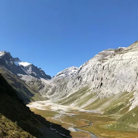 Hoch Ueber Dem Rheintal *